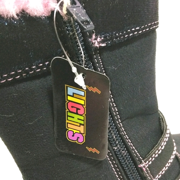 ⭐ Light up rhinestone 💎 ❄️ Winter / Spring Boots - Picture 9 of 10